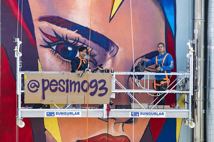 Ünlü Sanatçı Pesimo, Root Karaköy’ün Duvarını Barış Ruhuyla Boyadı
