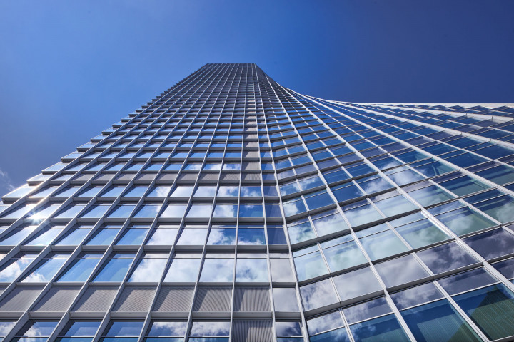 OMA Tokyo'daki İlk Yüksek Sürdürülebilir Binasını Tasarladı