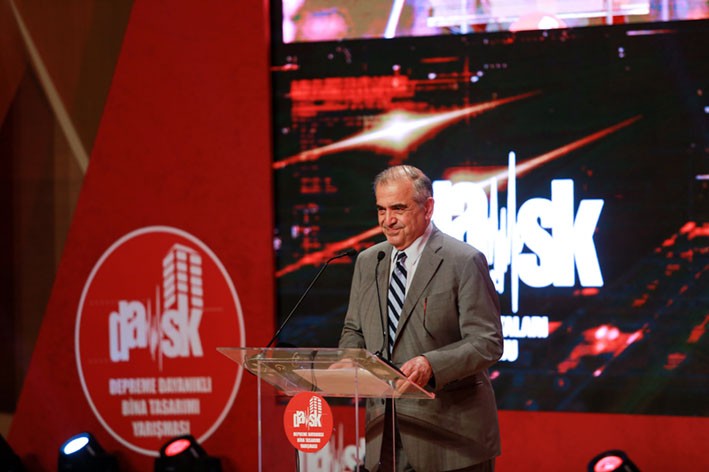 Yarışma Başkanı Prof. Dr. Mustafa Erdik