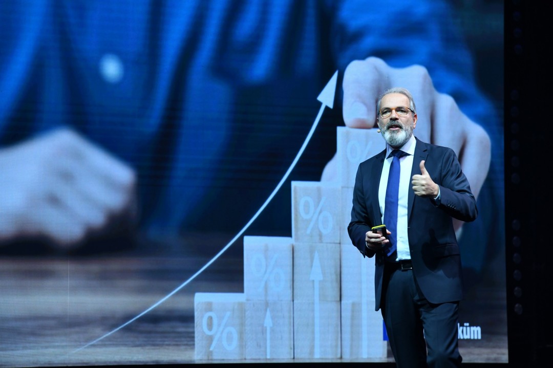 Satıştan Sorumlu Genel Müdür Yardımcısı Erol Kayaoğlu