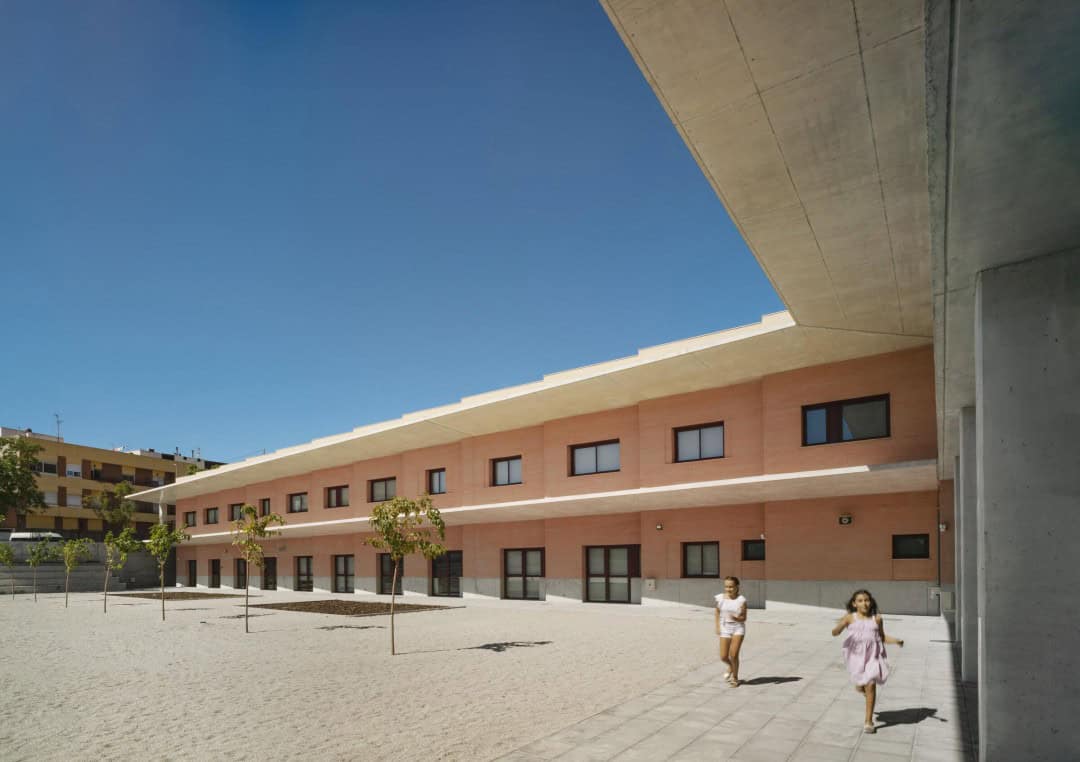 Alicante'deki Sürdürülebilir Mimari Okul Alicante'deki Sürdürülebilir Mimari Okul