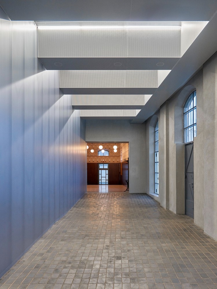 Bahaa Ghoussainy'nin Merceğinden OMA'nın Prada Vakfı