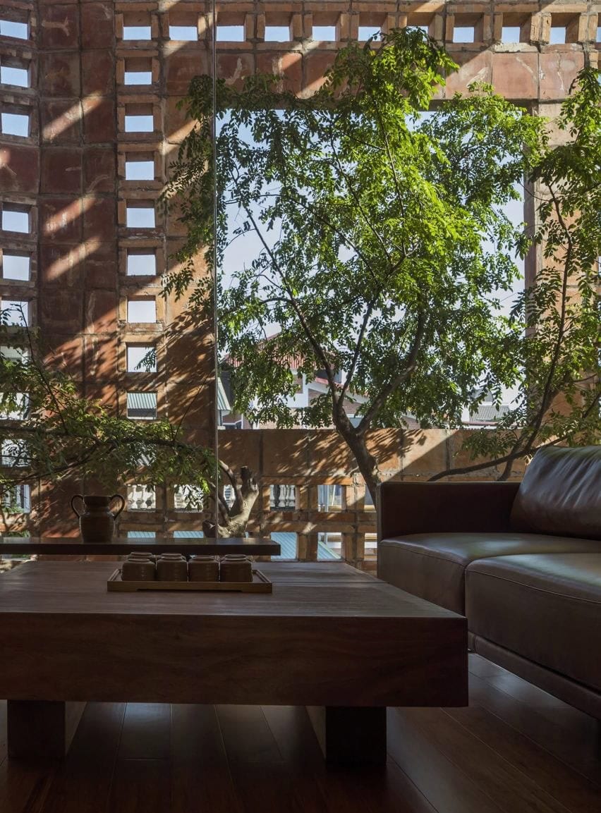 Bat Trang House Bat Trang House