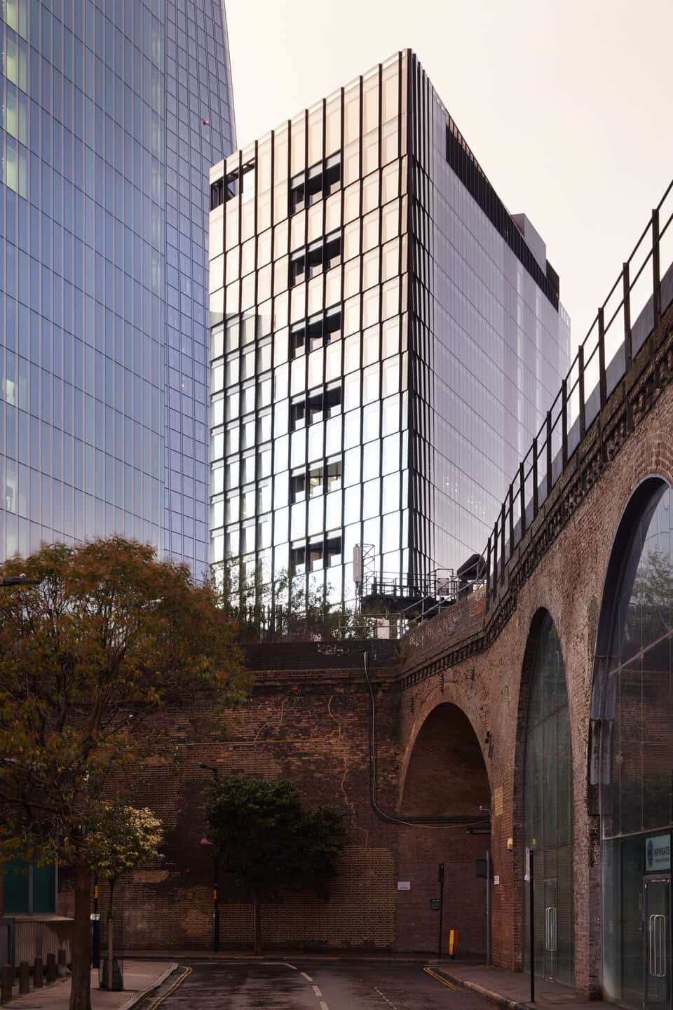 Birleşik Krallık'taki İlk Büyük Fosil Yakıtsız Karma Kullanımlı Binası