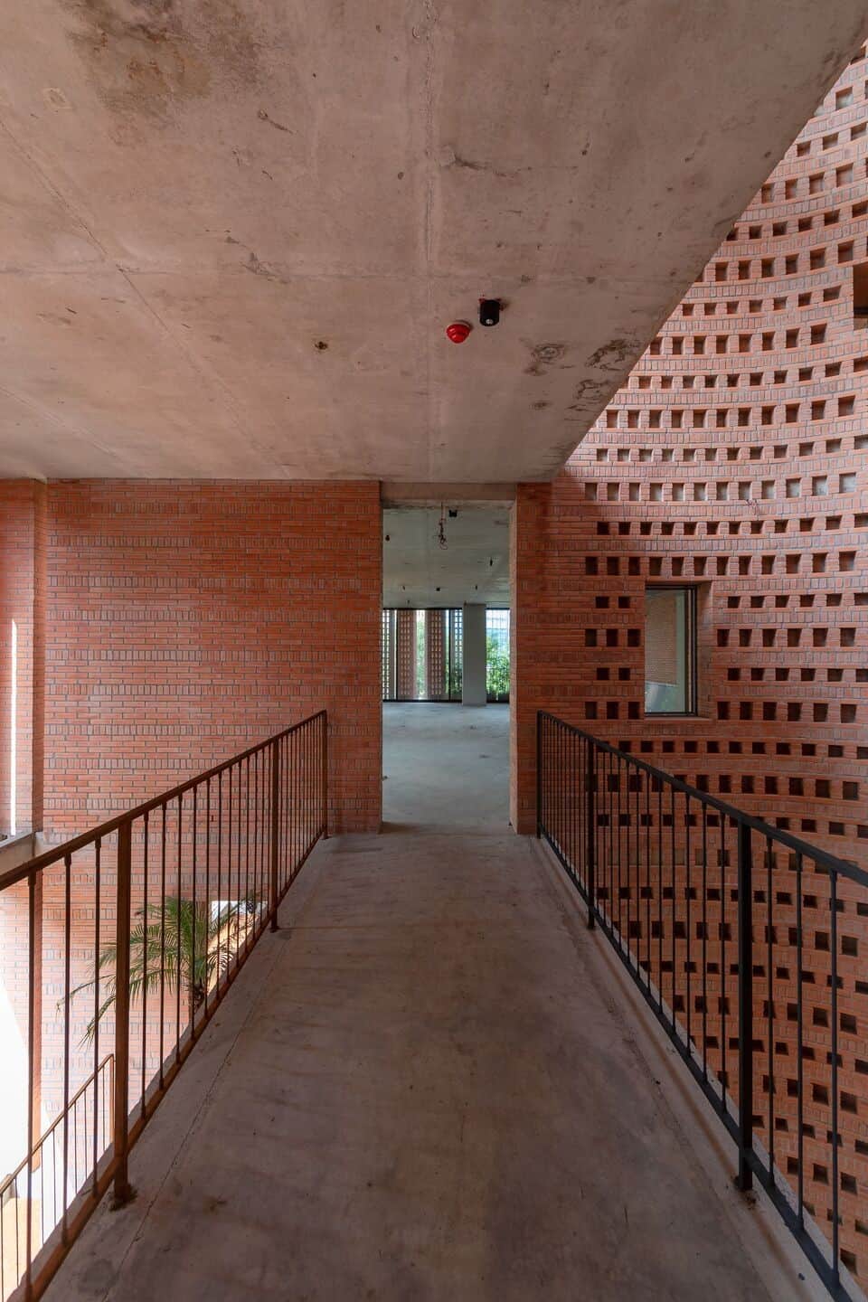 Doğal Işık Kullanımını Üst Düzeye Çıkaran Sürdürülebilir Bir Ofis