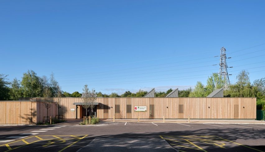 Feilden Clegg Bradley Studios Doğal Malzemelerle Kreş İnşa Etti