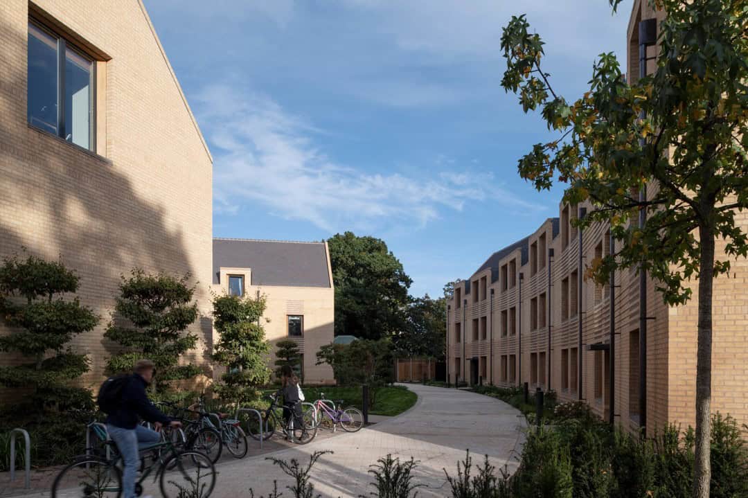 Cambridge'nin Passivhaus Öğrenci Konutları Cambridge'nin Passivhaus Öğrenci Konutları