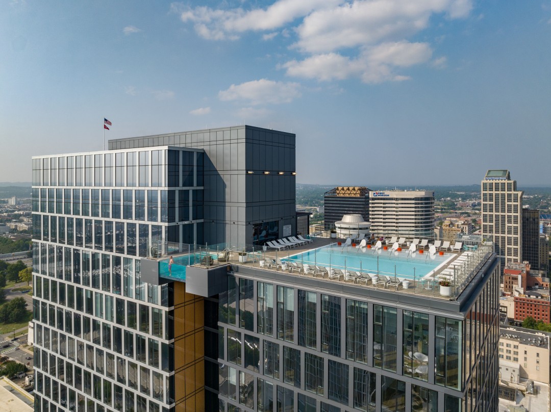 Goettsch Partners Türünün İlk Örneği Bir Konut Kulesini Tamamladı