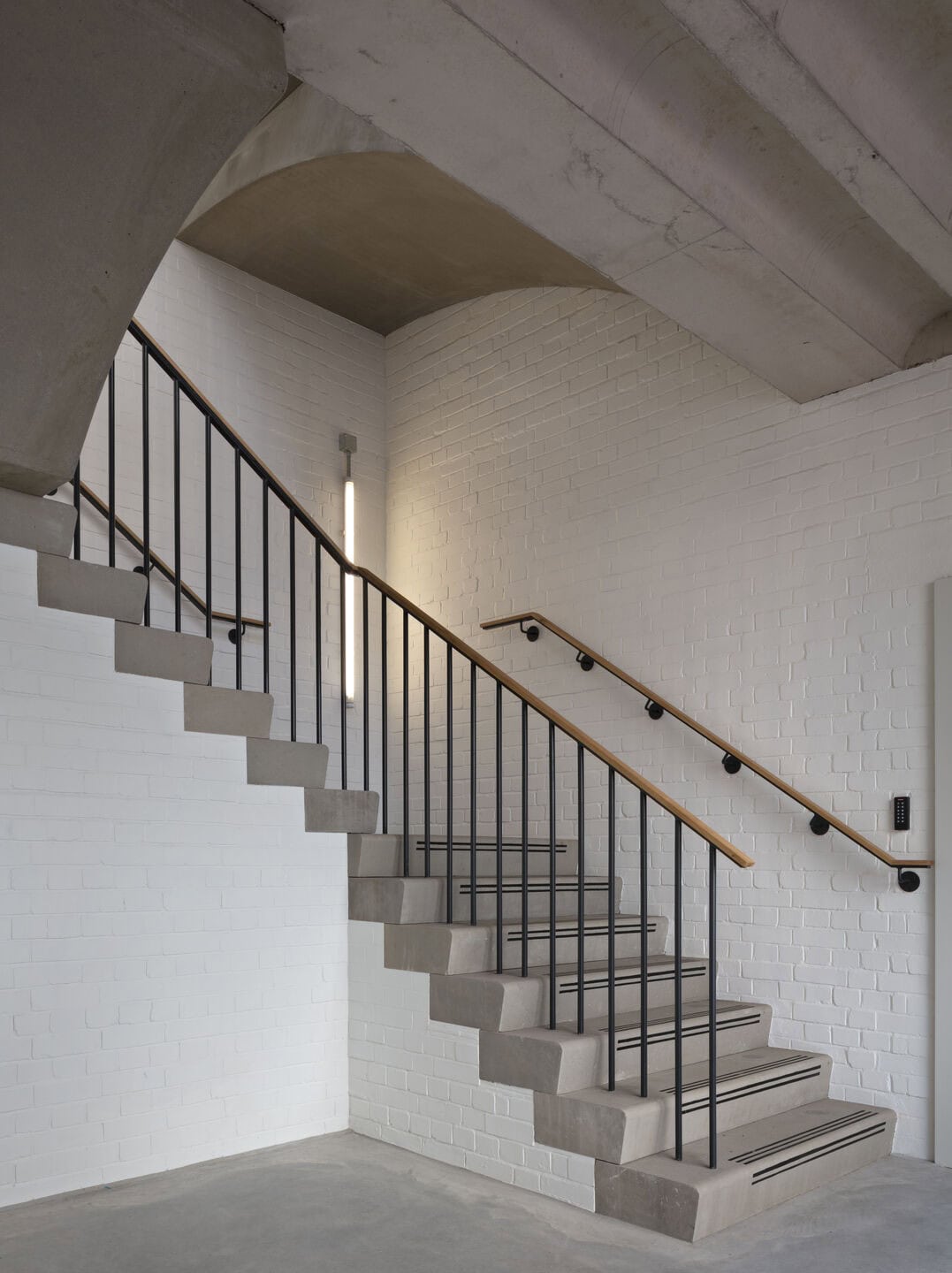 Henley Halebrown Eski Sanayi Binasını İş Yerine Dönüştürüyor