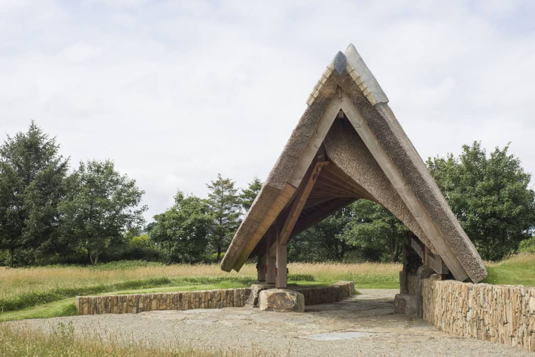 İrlanda'nın Yerel Yapı Malzemelerini İnceleyen Bir Pavyon