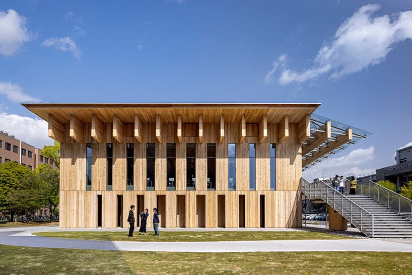 Kengo Kuma'nın Tasarladığı Sürdürülebilir Ahşap Sınıf