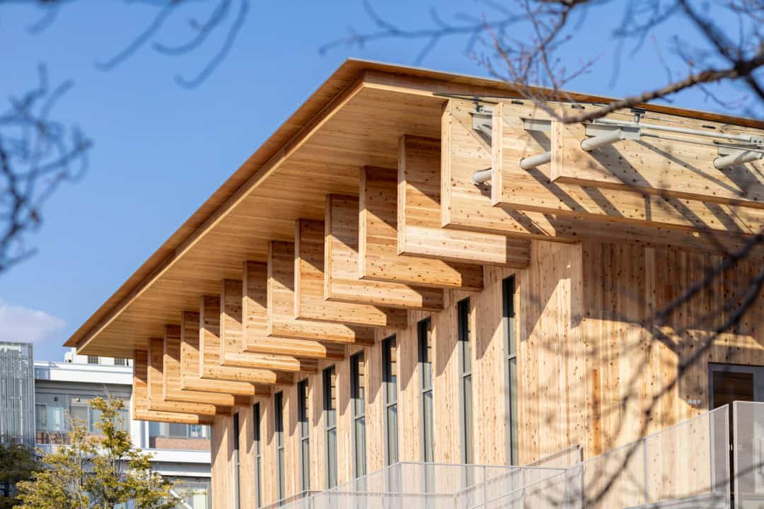 Kengo Kuma'nın Tasarladığı Sürdürülebilir Ahşap Sınıf