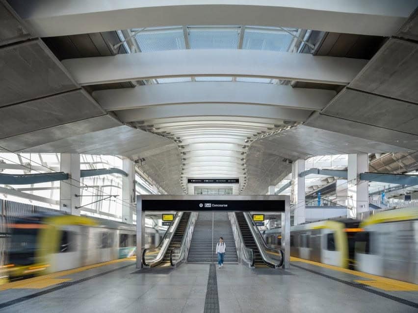 LAX Metro Transit Merkezi