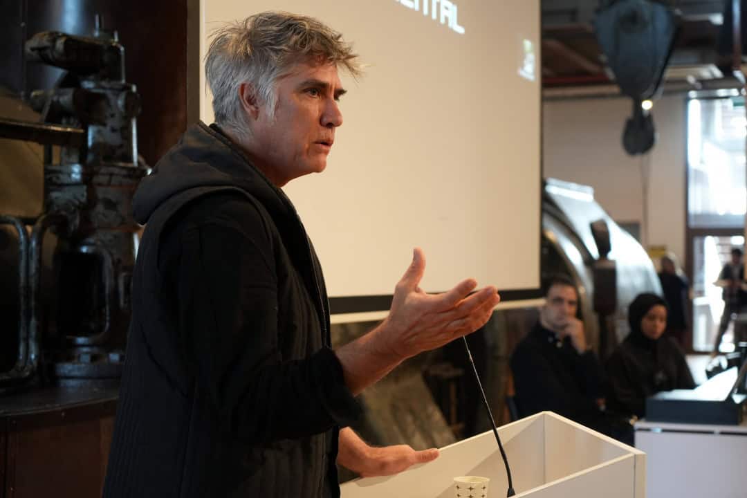Mimar Alejandro Aravena