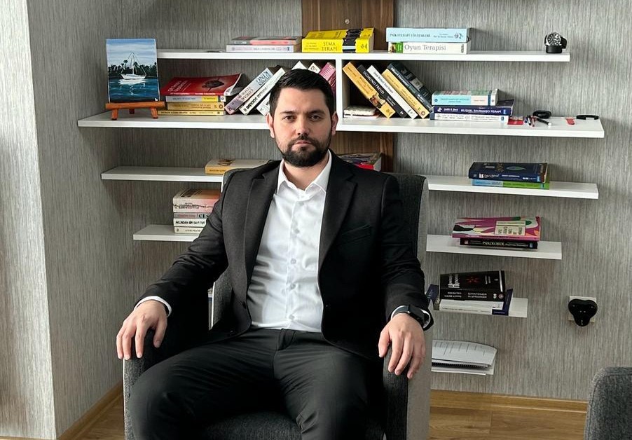 Psikolog Buğrahan Kırbaş