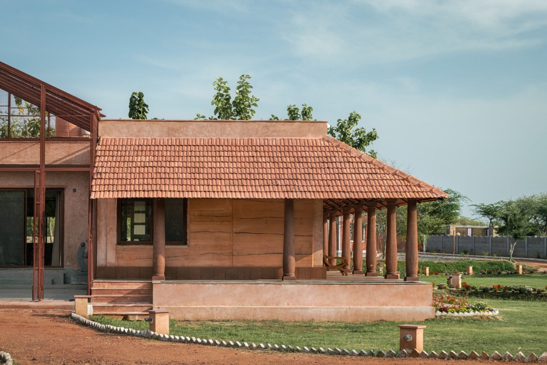 Sıkıştırılmış Toprak Duvarlı Sürdürülebilir Bir Yapı