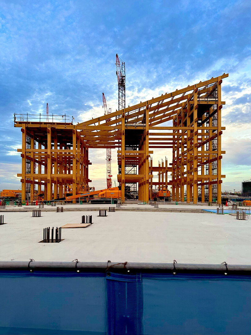 Sou Fujimoto'nun Sürdürülebilir Ahşap Halka Çatısının İnşaatı Başladı