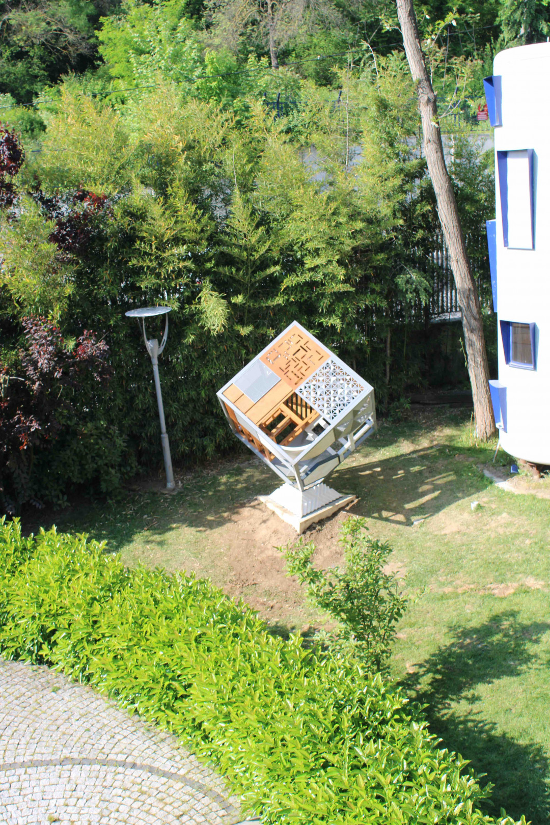 The Cube Enstelasyonu