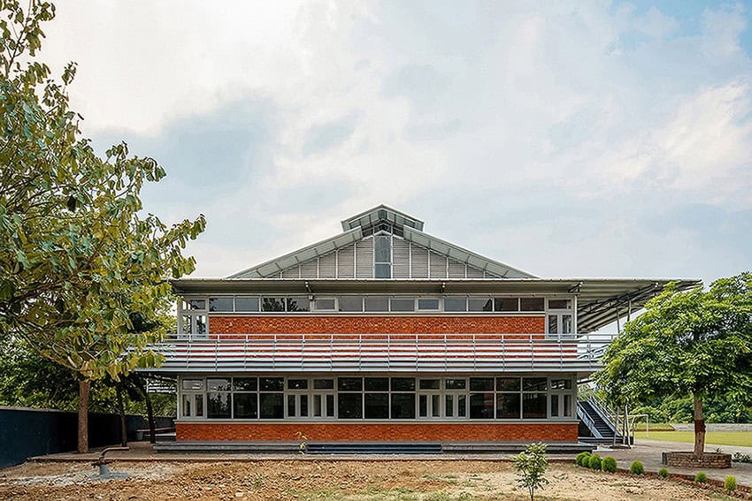 Taksila Academy Activity Center Geri Kazanılmış Malzemelerle İnşa Edildi