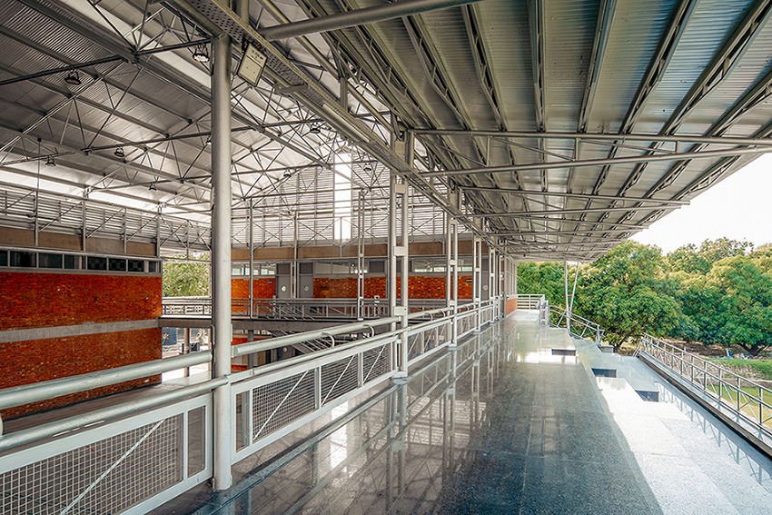 Taksila Academy Activity Center Geri Kazanılmış Malzemelerle İnşa Edildi