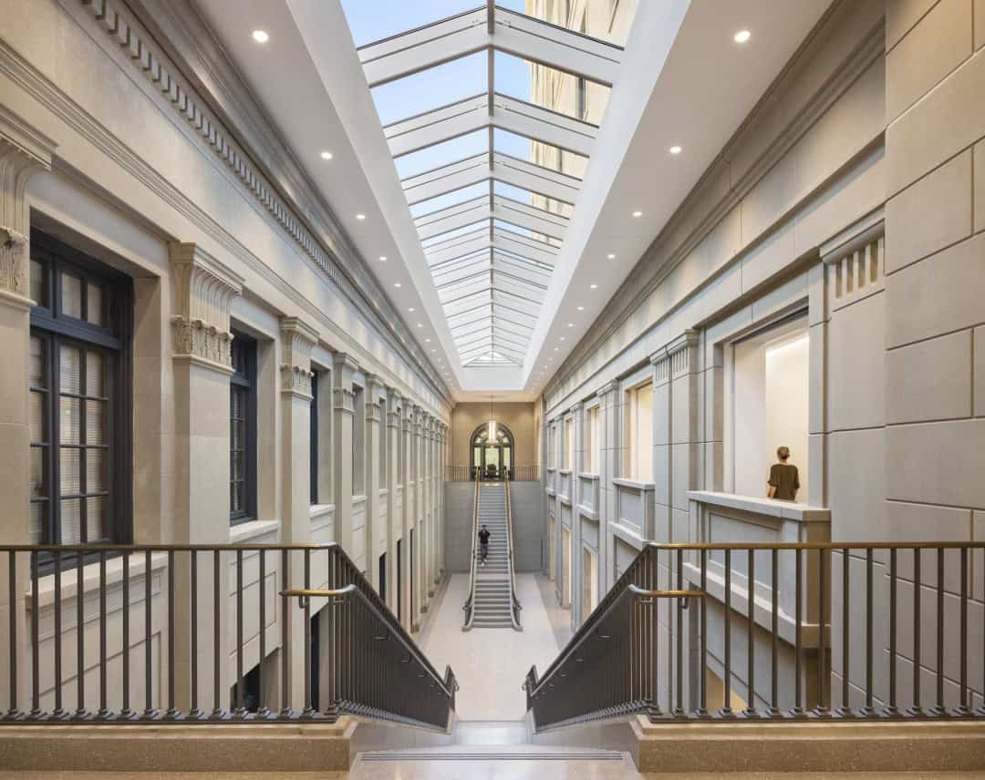 Tarihi Charlotte Adliye Sarayı'nın Sürdürülebilir Genişletilmesi Tarihi Charlotte Adliye Sarayı'nın Sürdürülebilir Genişletilmesi