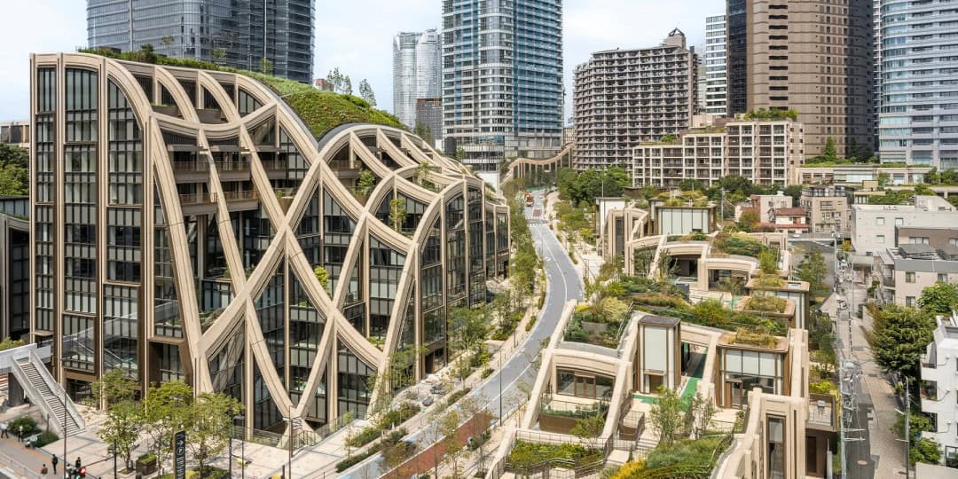 Tokyo'nun Kalbinde Karma Kullanımlı Yeşil Bir Cennet