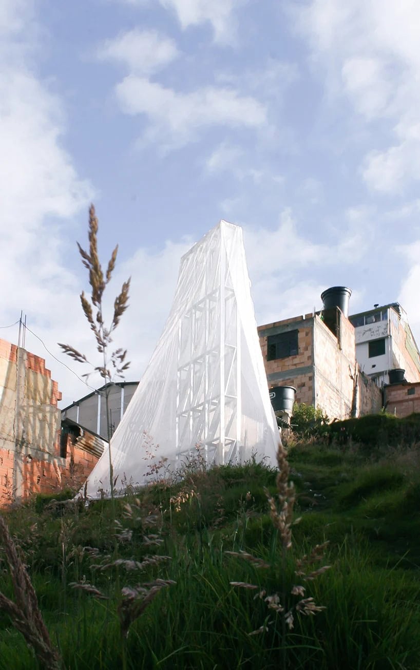 Topluluk Tarafından İnşa Edilen Bir Sis Tutucu Topluluk Tarafından İnşa Edilen Bir Sis Tutucu