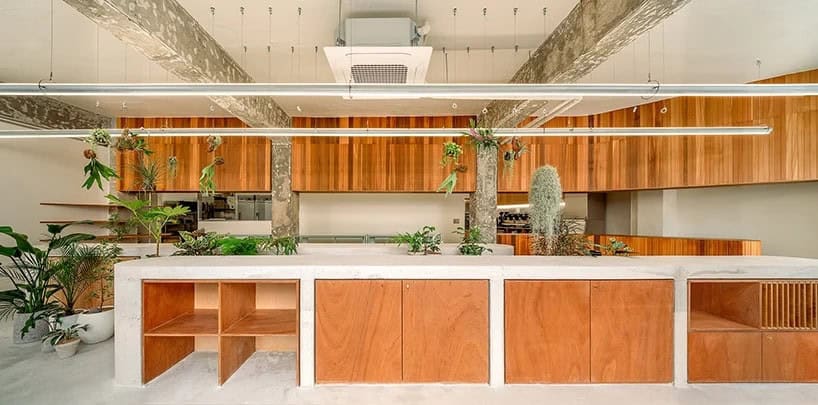 Tuğla, Beton ve Paslanmaz Çeliğin Kullanıldığı Yapı