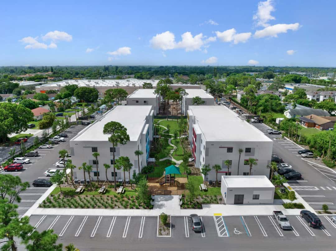 Yeniden Kullanılmış Malzemelerden Yapılan Bloklar