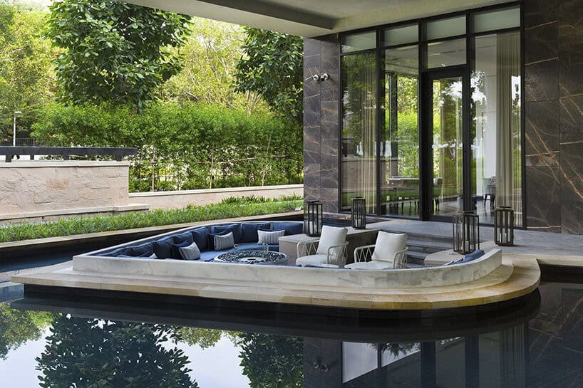 Yeşil Çatılarla Çevrili The Camellias Yeşil Çatılarla Çevrili The Camellias