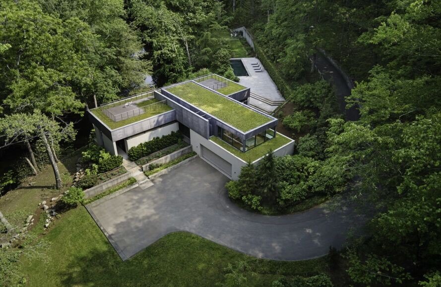 Yeşil Çatılı ve Minimum Saha Etkisine Sahip Bir Konut