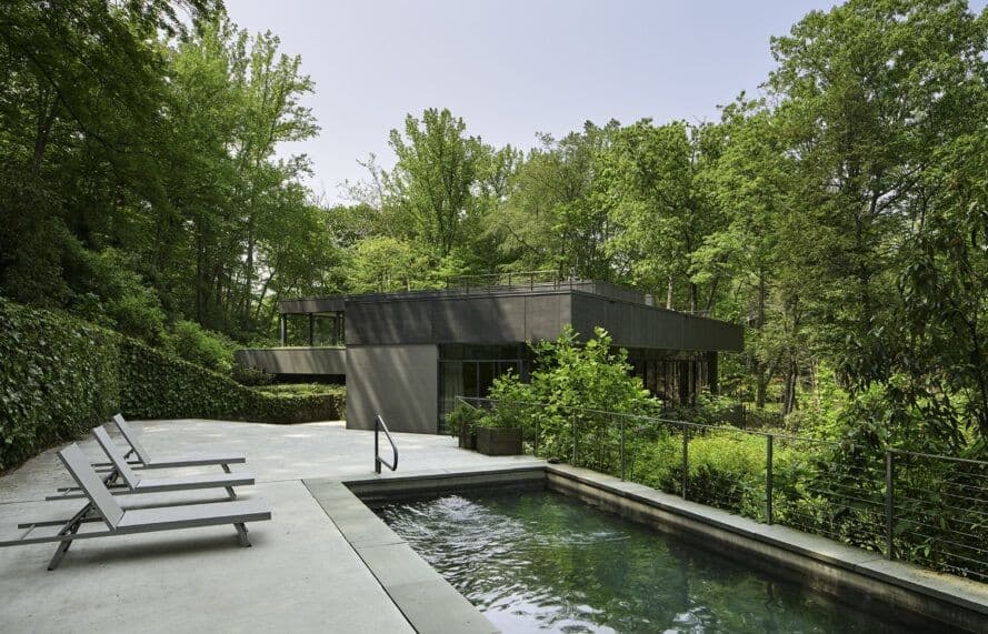 Yeşil Çatılı ve Minimum Saha Etkisine Sahip Bir Konut