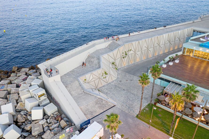 Escaleras y Mirador Vela