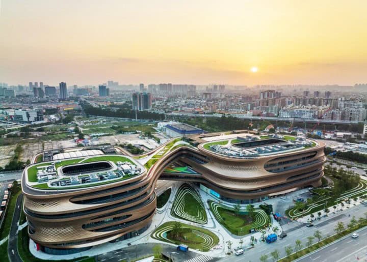 Zaha Hadid’in Yüksek Teknolojili Tasarımı Infinitus Plaza Tamamlandı
