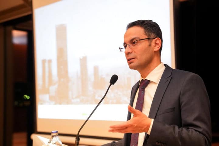 Avrupa Yakası'nda konut hareketliliği artıyor, yeni projeler ve yatırımlar dikkat çekiyor.