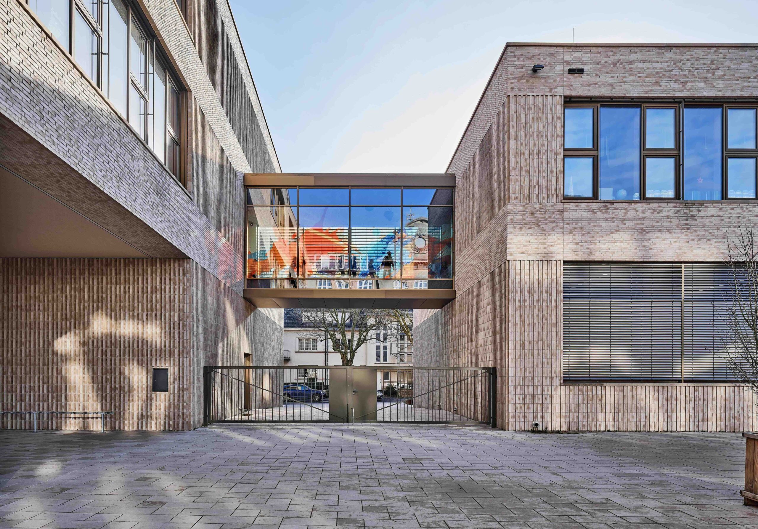 JSWD / Franco Casaccia Ecole Broch